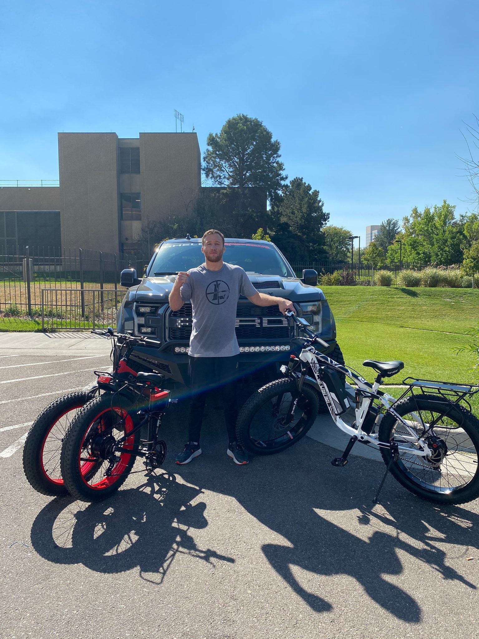 Cyrusher-UFC-Champion-Mr. Justin Gaethje-ebike-xf800-xf690