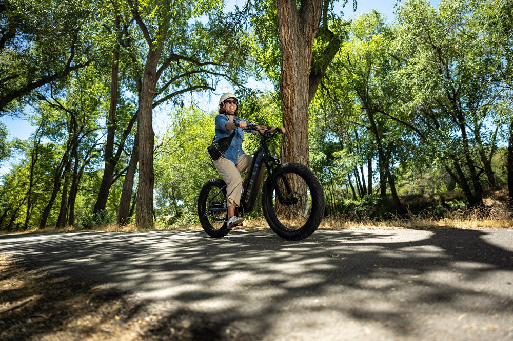 Lerne die Gewinner der 12-Jahre-Rider-Story-Feier von Cyrusher kennen